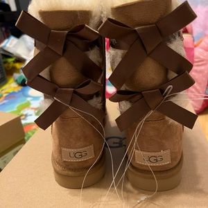 BRAND NEW K BAILEY BOW II CHEST NUT ADULT size 8